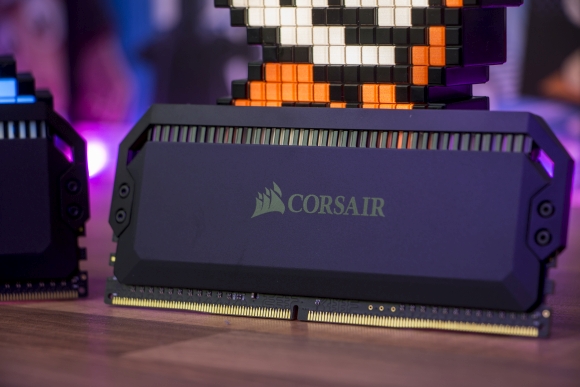 DIMM features the Corsair logo